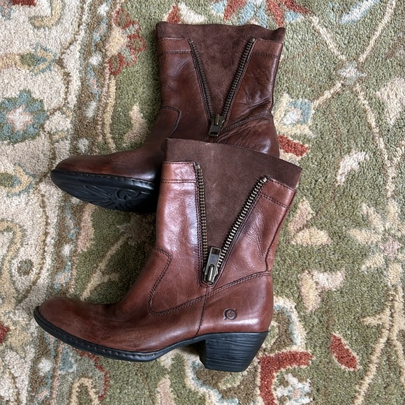 Born boots - like new - Picture 3 of 5